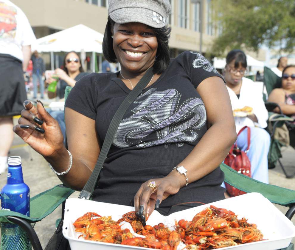 A weekend to feast: crawfish, beefsteak, hogs and a French Quarter food festival _lowres